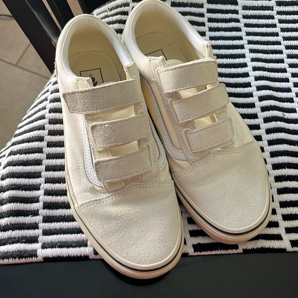 Vans - Picture 6 of 6